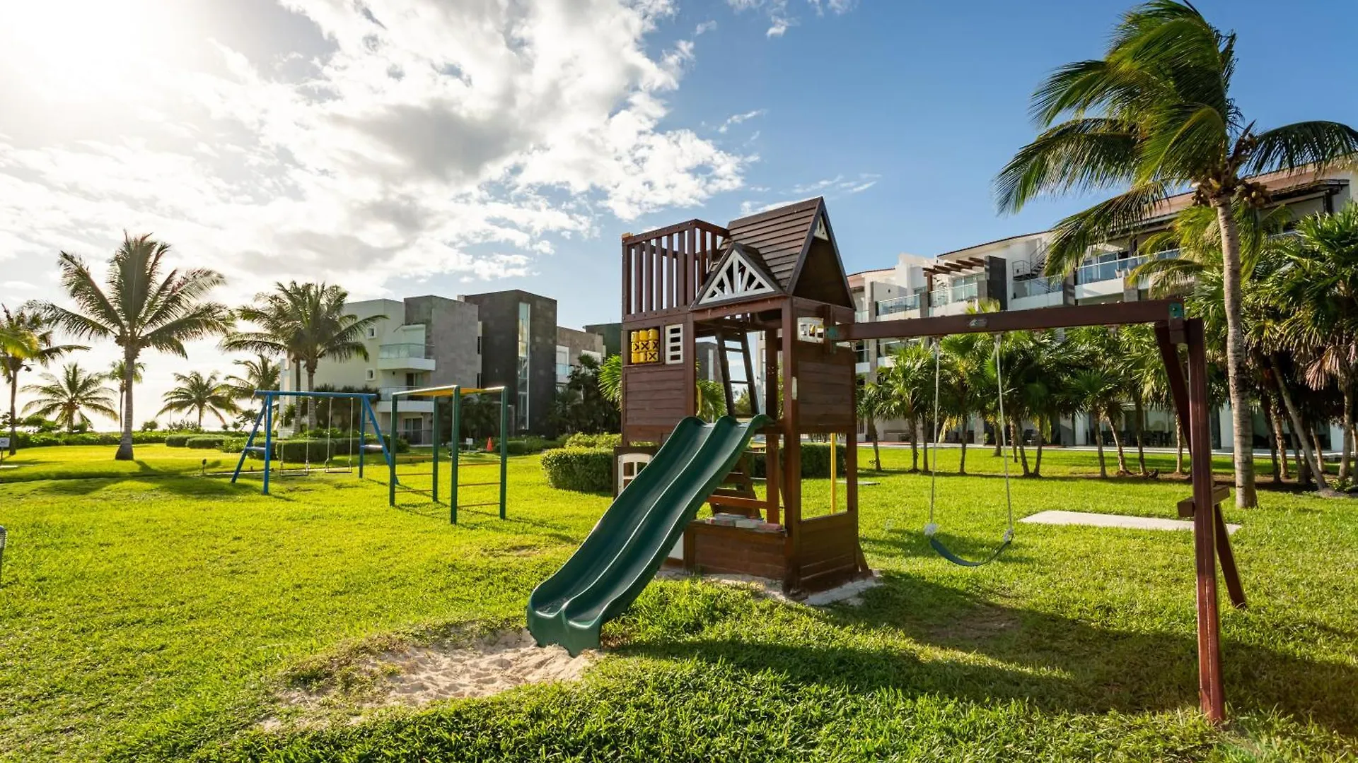 Casa Mia 3 Bedroom At Mareazul Apts Playa del Carmen